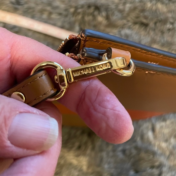 Michael Kors Clutch With Strap Brown and orange color block card slots - Picture 10 of 10